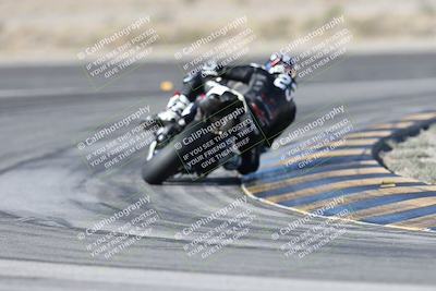 media/Dec-01-2025-Moto Forza (Mon) [[2daa91e15f]]/1-Advanced Group/Session 2 Turn 11 Backside/